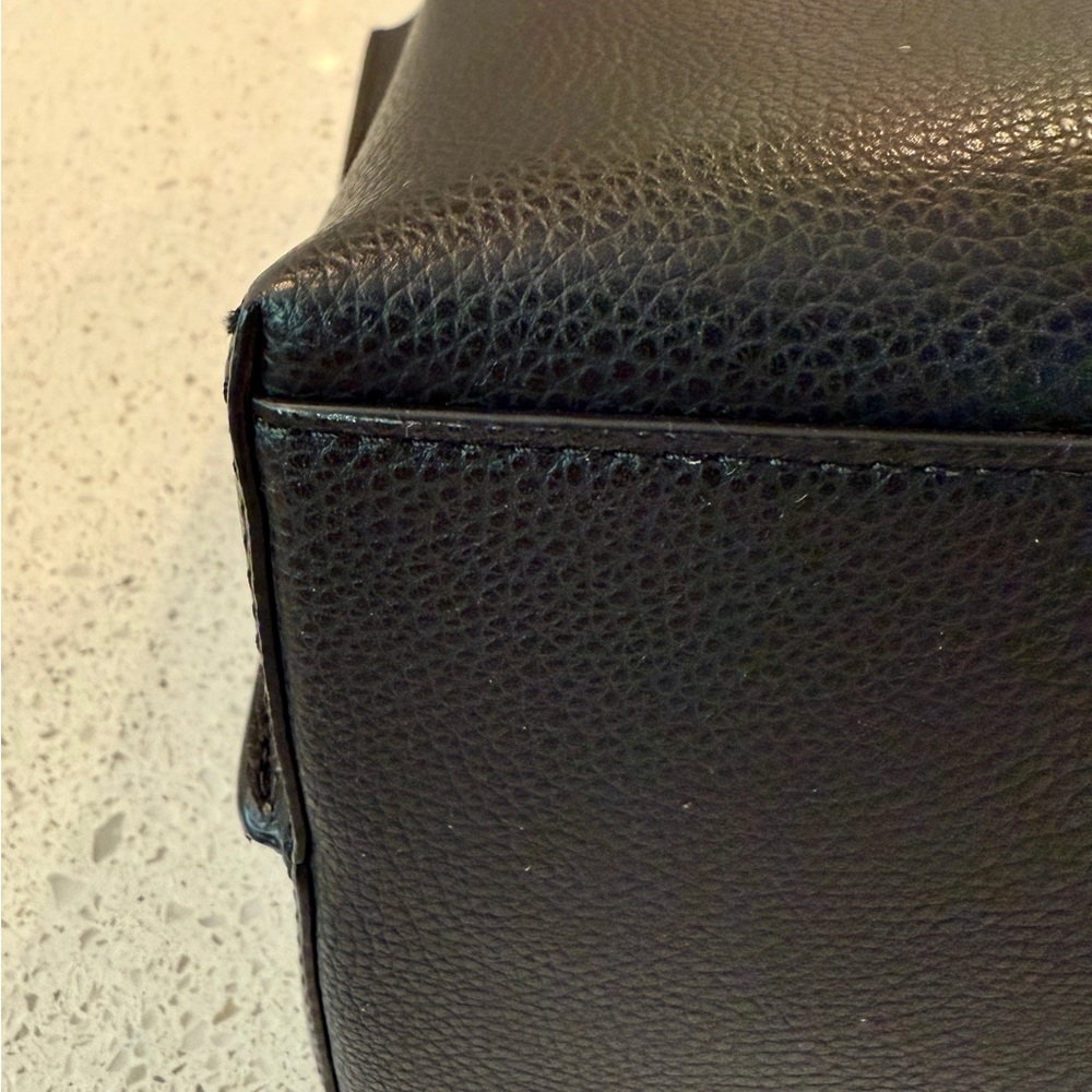 Tory Burch Black Tote 1.99 shipping until 5/13 - Picture 13 of 15